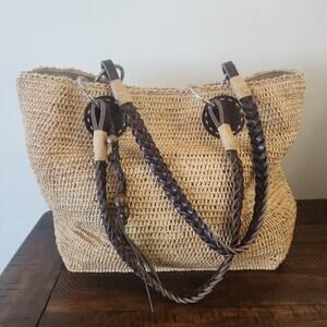Brighton straw canvas bag with magnetic closure gently‎ used